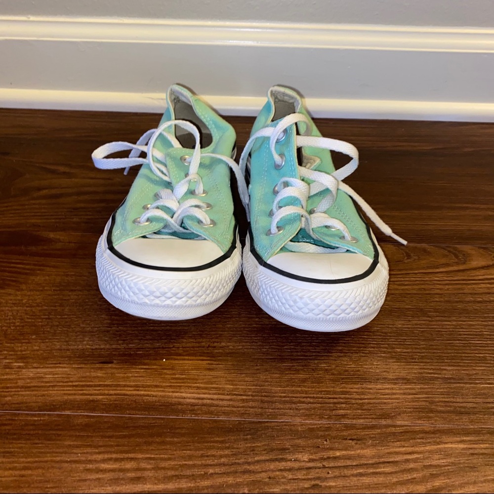Turquoise Low Top Converse Men’s 4 Women’s 6